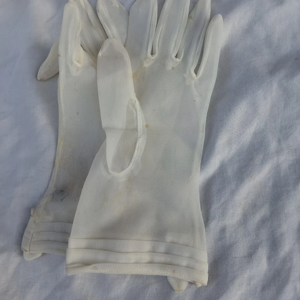 Vintage sheer Wear- rite ivory  embellished nylon gloves S/M